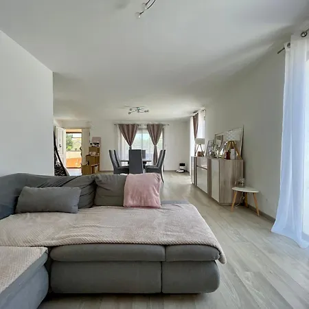 De Gailhenc Climatisee Villa *