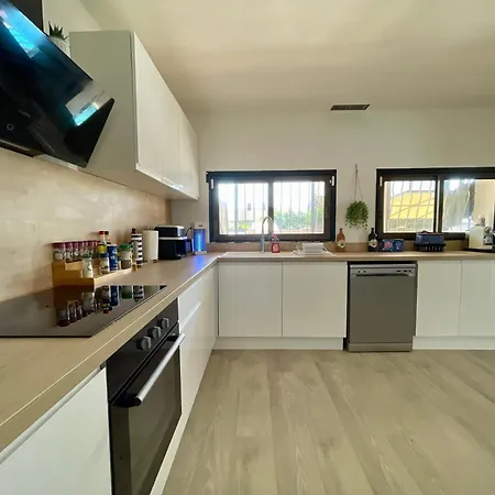De Gailhenc Climatisee Villa *